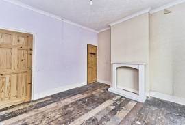 2 bedroom, Terraced House for sale