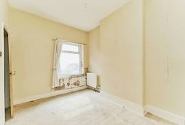 2 bedroom, Terraced House for sale