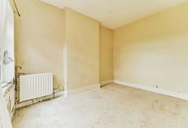 2 bedroom, Terraced House for sale