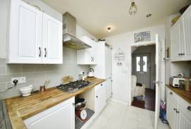 2 bedroom, Semi-detached house for sale