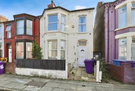 4 bedroom, Terraced House for sale