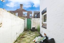 4 bedroom, Terraced House for sale