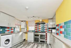 4 bedroom, Terraced House for sale