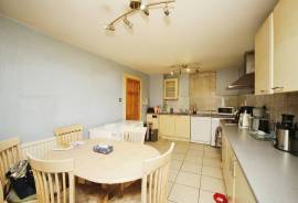 4 bedroom, End of terrace house for sale