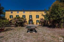 Villa - Lucca. Stately villa in a special location