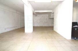 Shop for Rent in the Center of Bom Retiro - 125m² - 650 Euros Monthly