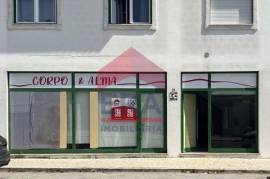 106.30m2 store in Peniche