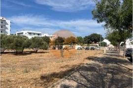 Land for the construction of a large commercial surface in the centre of loule