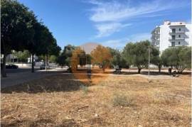 Plot with 289m2 for construction of 8 apartments with 894m2 of construction in the center of Loule