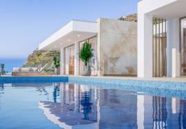 Villa - 3+1 Bedrooms - Arco da Calheta