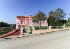 4 bedroom bedroom apartment in 600 m2 1 hour from Lisbon.