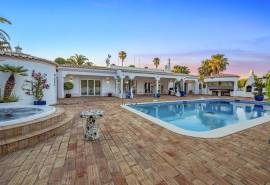 Carvoeiro - Exclusive villa with extensive private grounds in Carvoeiro