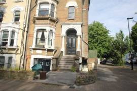 2 bed flat to rent Petherton Road, London N5