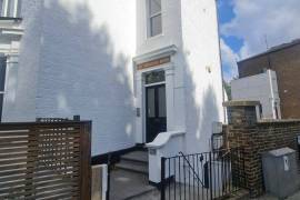 2 bed flat to rent Ardleigh, De Bouvoir N1