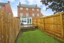 4 bedroom, Semi-detached house for sale