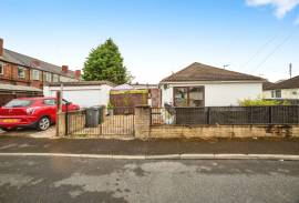 2 bedroom, Semi-detached bungalow for sale