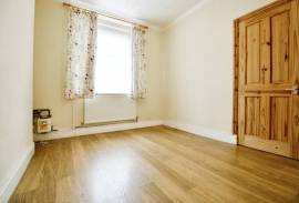 2 bedroom, Terraced House for sale