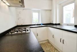 2 bedroom, Terraced House for sale