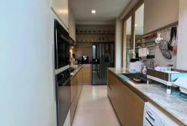 Luxurious Corner 3 Bed 4 Bath in Bang Kapi