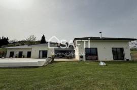 Maison d'architecte de 300m2 T6 composée de 5 chambres avec piscine à débordement sur les hauteurs de Vinay, vue montagne dégagée