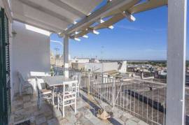 Renovated 3 bedrooms old town apartment with roof terrace