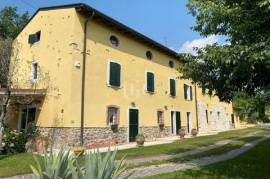 Herrliches B&B in Villa mit Pool und Olivenhain unweit von Bardolino