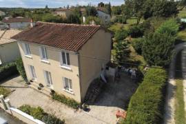 €107000 - 3 Bedroom Town House In Charroux : Quiet Location