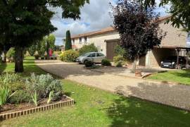 €259700 - Delightful 4 Bedroom Stone Property With An Attached Barn. Country Views And Mature Enclosed Gardens