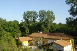 €529000 - Watermill In An Idyllic Setting