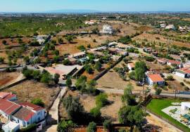 Urban Land with 1300m2 for construction in Albufeira