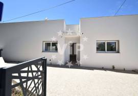 NOSSA SENHORA DA ROCHA- ALPORCHINHOS - VILLA - 3 BEDROOMS- AND SWIMMING POOL 150 METERS FROM THE BEACH