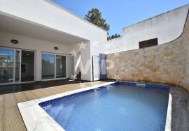 NOSSA SENHORA DA ROCHA- ALPORCHINHOS - VILLA - 3 BEDROOMS- AND SWIMMING POOL 150 METERS FROM THE BEACH