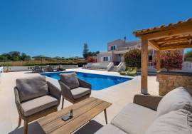 Luxurious 4-Bedroom Villa with Private Pool | Caramujeira