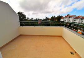 REFURBISHED 2 BEDROOM APARTMENT IN CAMACHA