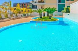 2 BEDROOM CONDOMINIUM APARTMENT WITH POOL IN FUNCHAL