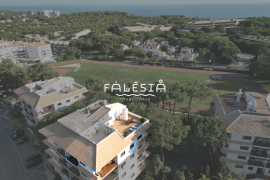 PENTHOUSE WITH LARGE AREAS JUST 450 METERS FROM FALÉSIA BEACH, ROOFTOP with 70sqm AND GARAGE