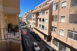 SPACIOUS APARTMENT IN RAMBLA JUAN MATEO