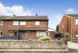 3 bedroom, Semi-detached house for sale