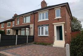 2 bedroom, Semi-detached house for sale