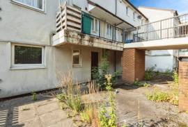 1 bedroom, Ground floor flat for sale