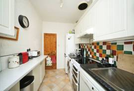 3 bedroom, Maisonette for sale