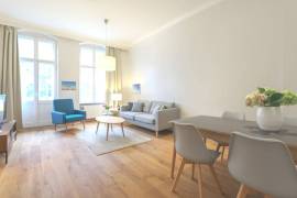 Fully furnished & newly renovated 2,5 room apartment with a balcony close to Mauerpark