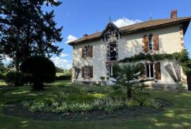 Elegant Former Presbytery with Unique Features and Spacious Parkland