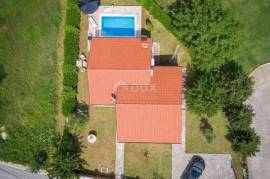 ISTRIA, LABIN - Ground floor with swimming pool near the city center, opportunity!