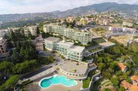 Monolocale vista mare in Residenza Turistico Alberghiera di Sanremo. Terrazzo, giardino e ampio box auto