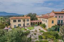 Villa - Santa Maria a Monte. Stately villa with beautiful views