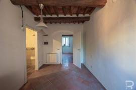 Detached House - Lucca. Renovated detached house in a quiet and internal location