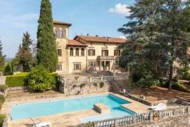 Le Capraie Mansion Chianti Classico vineyards, Siena–Tuscany