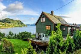 Luxury 7 Bed House For Sale In Valestrandsfossen