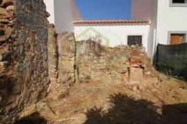 Ruin with Land 1km from the Village of Estoi, Faro